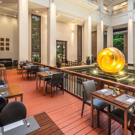 Grande Centre Point Ploenchit Hotel Банкок Екстериор снимка The restaurant